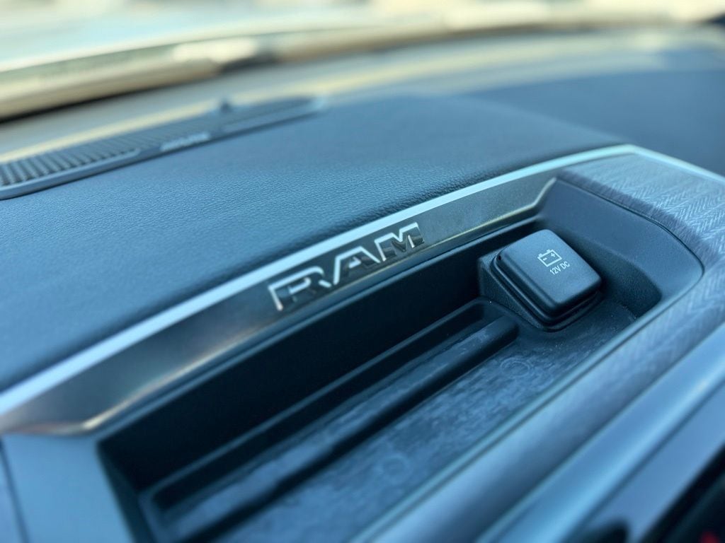 2026 RAM 3500 Laramie - Photo 34
