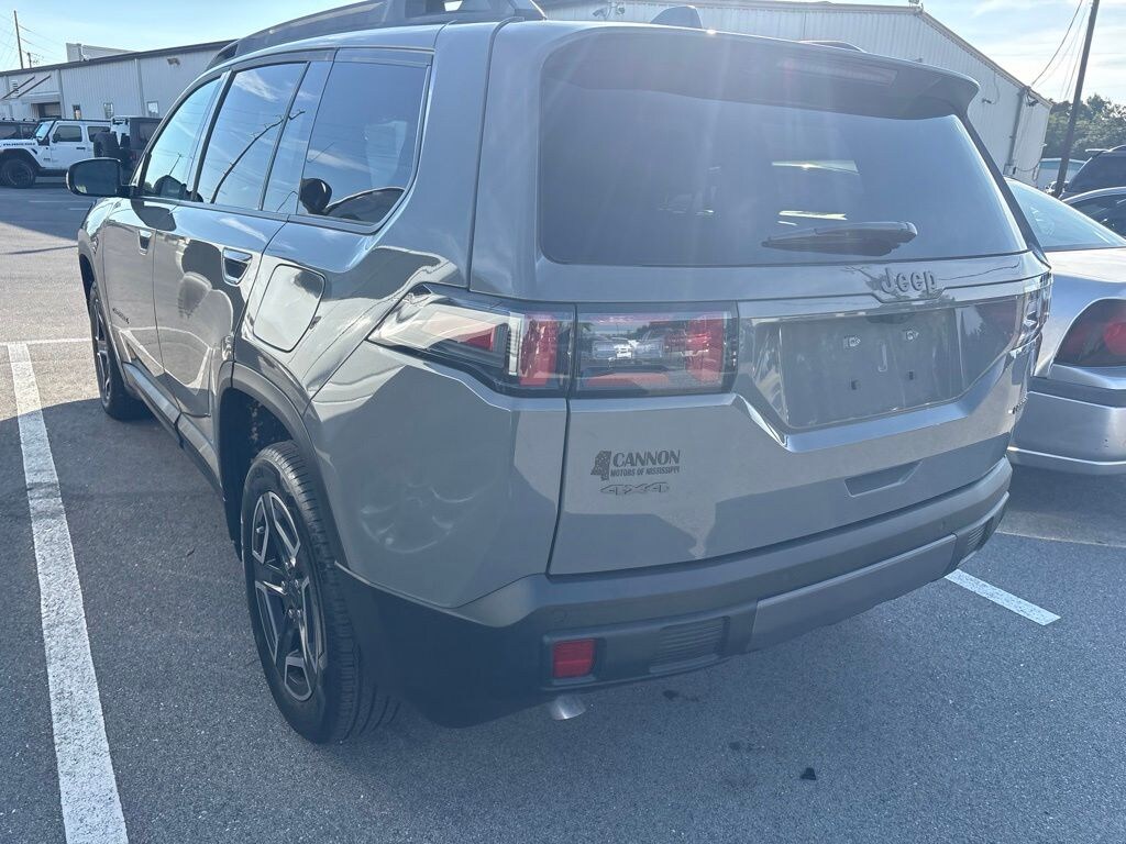 Used 2026 Jeep Cherokee Laredo SUV