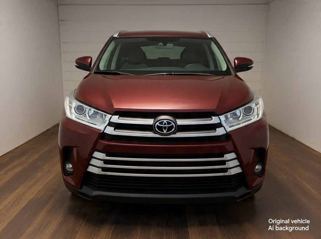 Used 2018 Toyota Highlander XLE with VIN 5TDKZRFH4JS239534 for sale in Pascagoula, MS