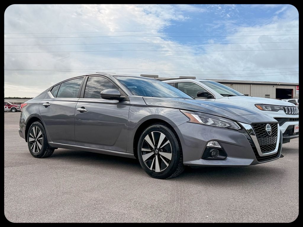 Used 2021 Nissan Altima 2.5 SV Sedan