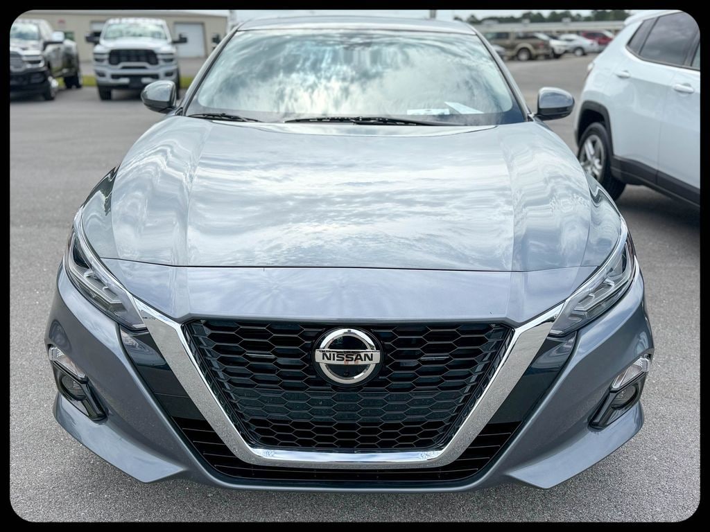 Used 2021 Nissan Altima 2.5 SV Sedan
