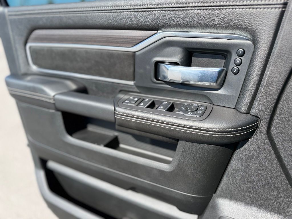 2026 RAM 3500 Laramie - Photo 36