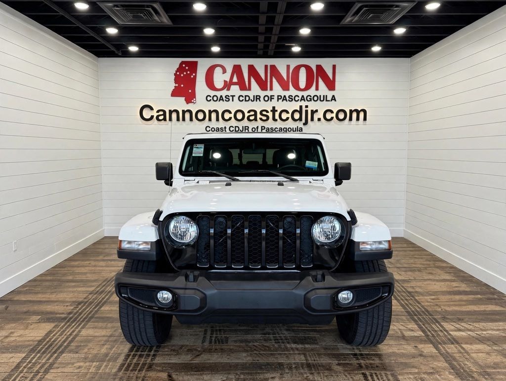 Used 2022 Jeep Gladiator Sport Truck