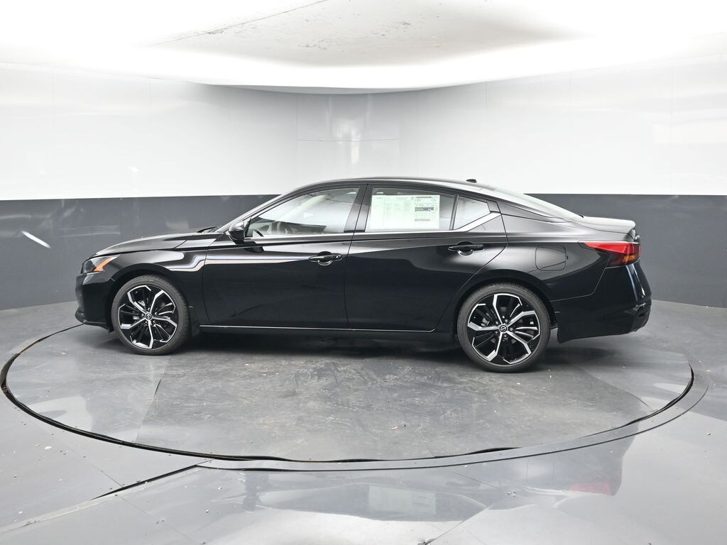 New 2025 Nissan Altima 2.5 SR Sedan