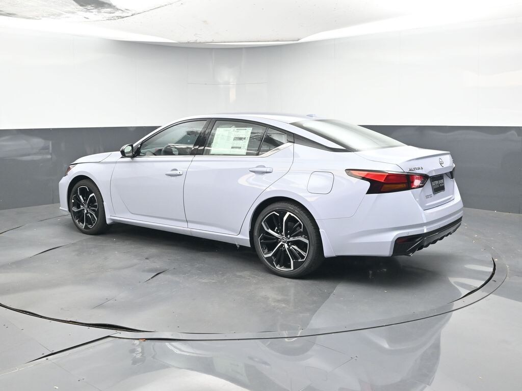 New 2025 Nissan Altima 2.5 SR Sedan