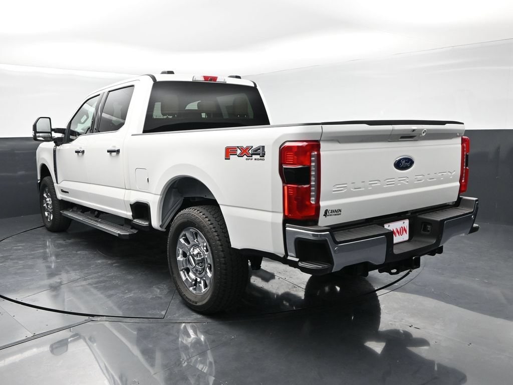 New 2026 Ford F-250SD Lariat Truck Crew Cab