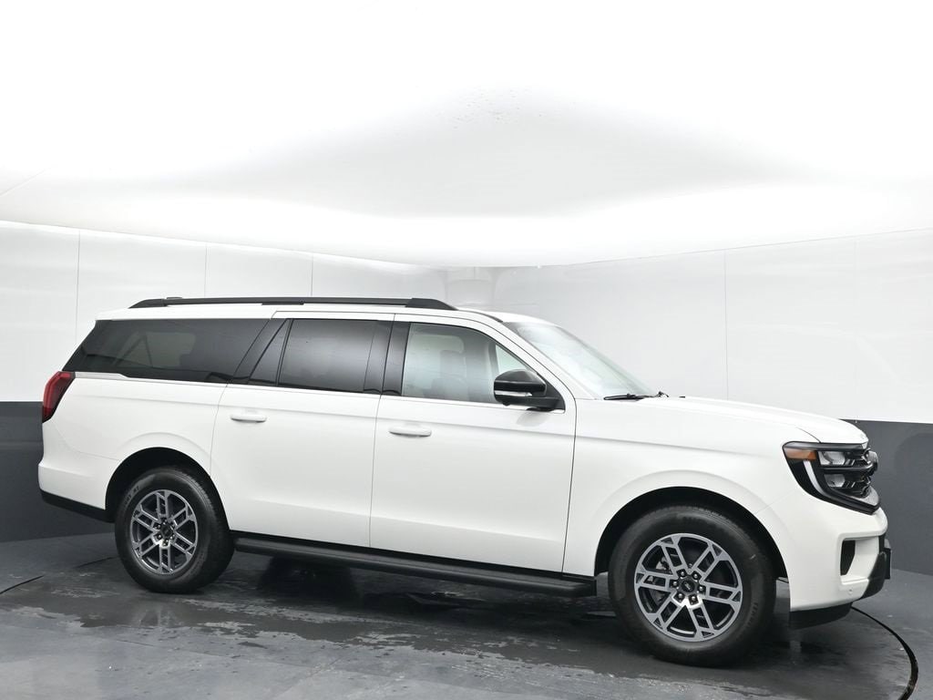 2025 Ford Expedition Active's photo