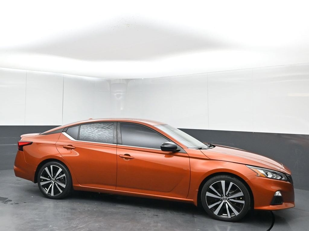 2022 Nissan Altima SR