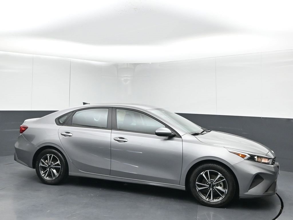 2023 Kia Forte LXS's photo