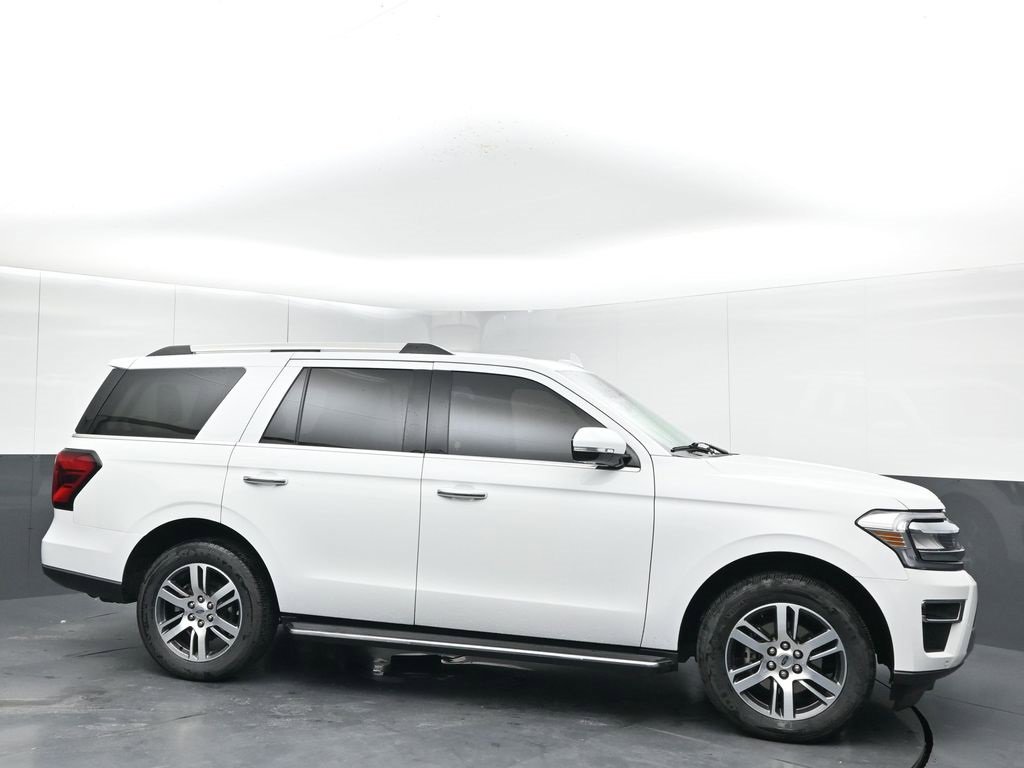 2023 Ford Expedition Limited's photo