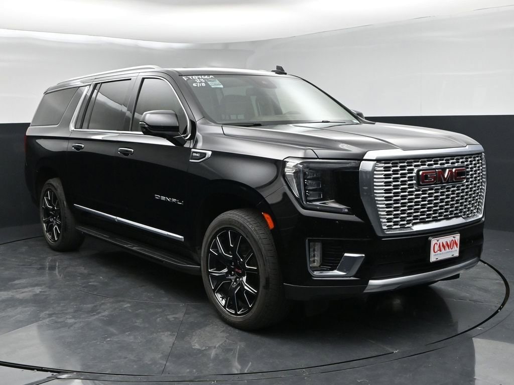 2023 GMC Yukon Denali AWD's photo