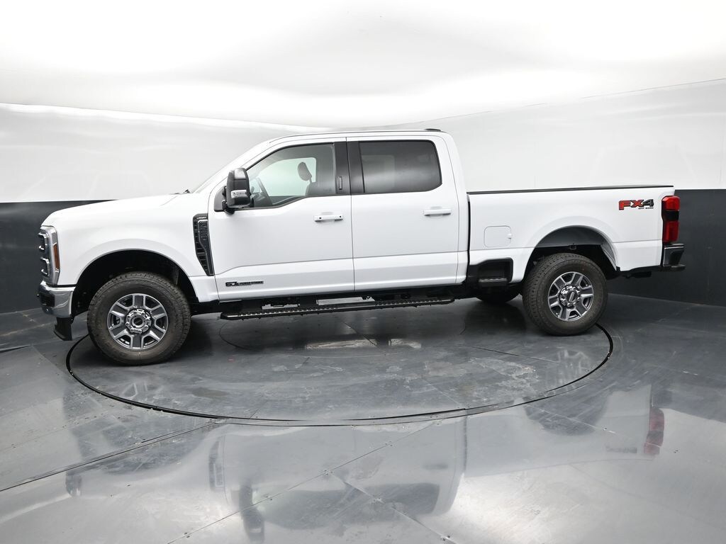 New 2026 Ford F-250SD Lariat Truck Crew Cab