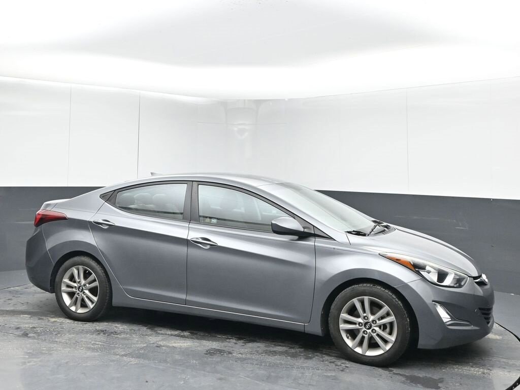 Used 2016 Hyundai Elantra SE Sedan