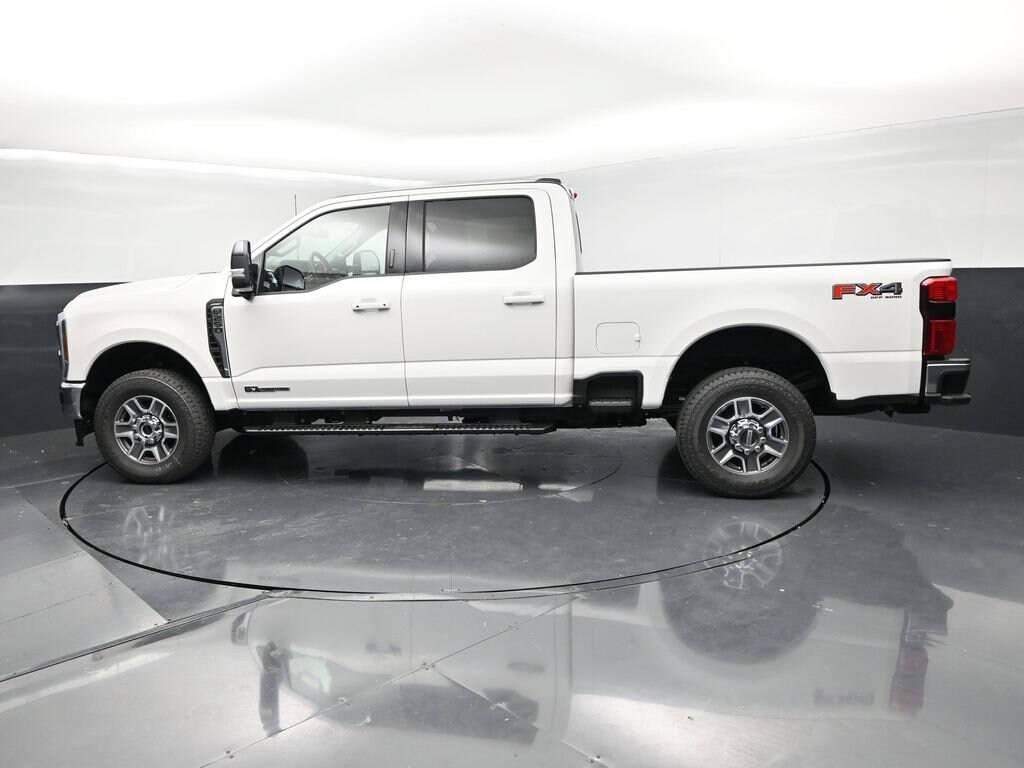 New 2026 Ford F-250SD Lariat Truck Crew Cab