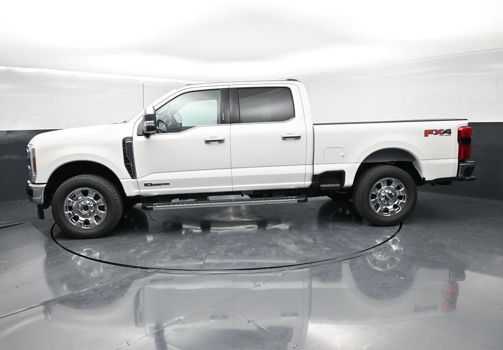 New 2026 Ford F-250SD Lariat Truck Crew Cab