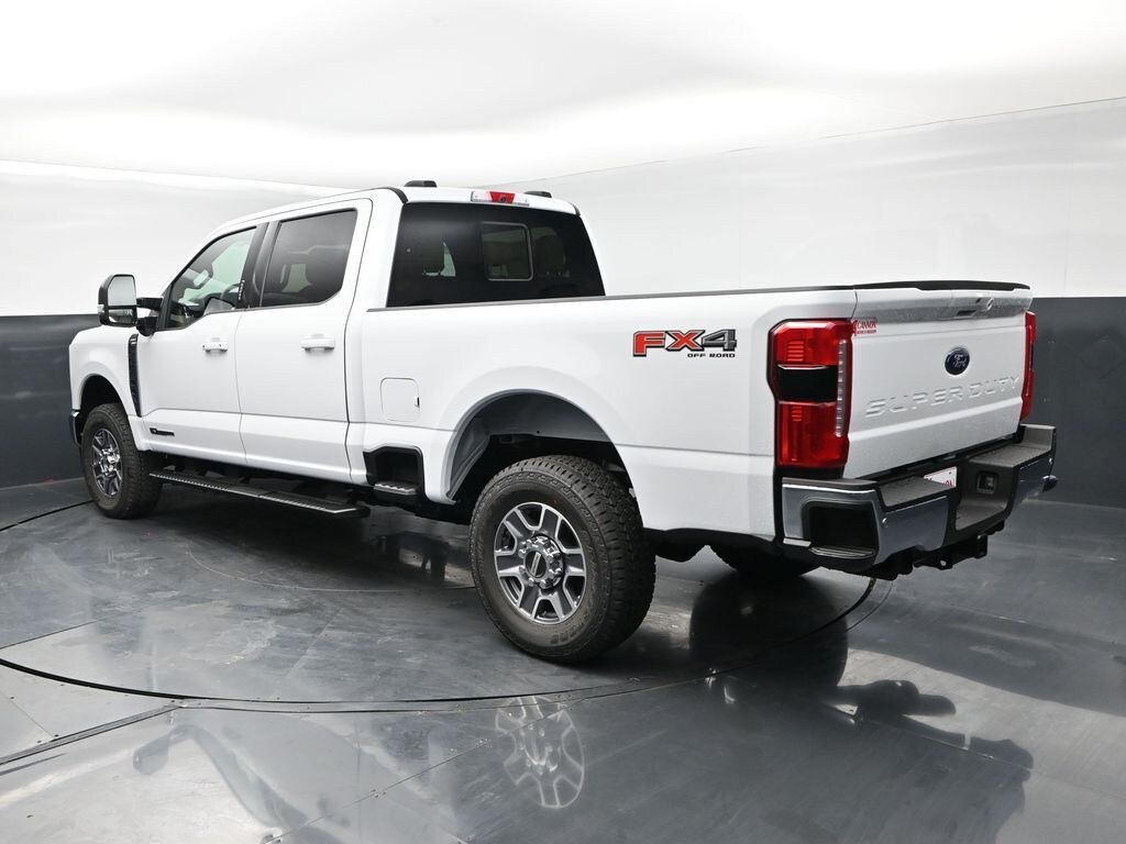 New 2026 Ford F-250SD Lariat Truck Crew Cab