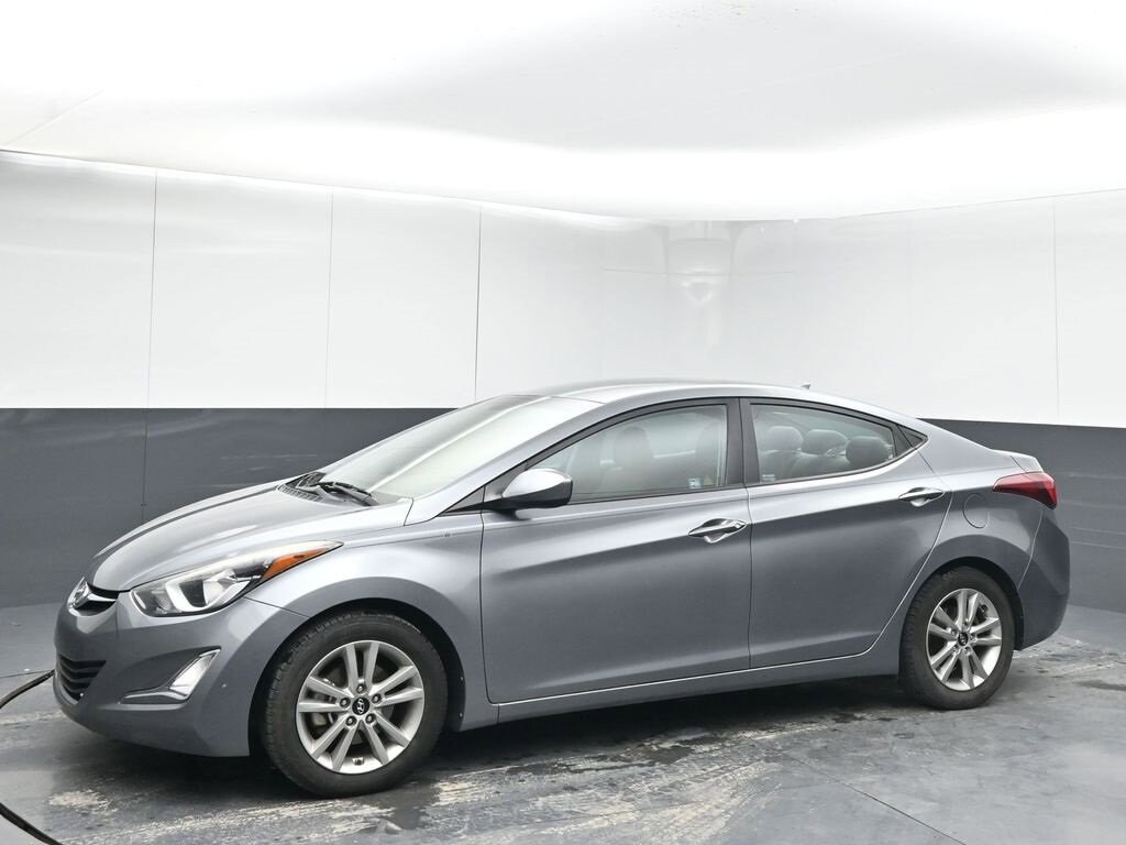 Used 2016 Hyundai Elantra SE Sedan