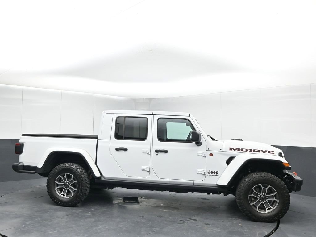 2024 Jeep Gladiator Mojave X's photo