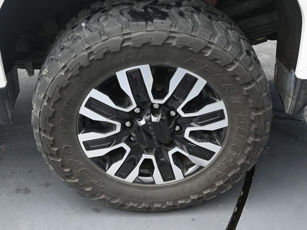 2024 GMC Sierra 3500HD Denali Ultimate's photo