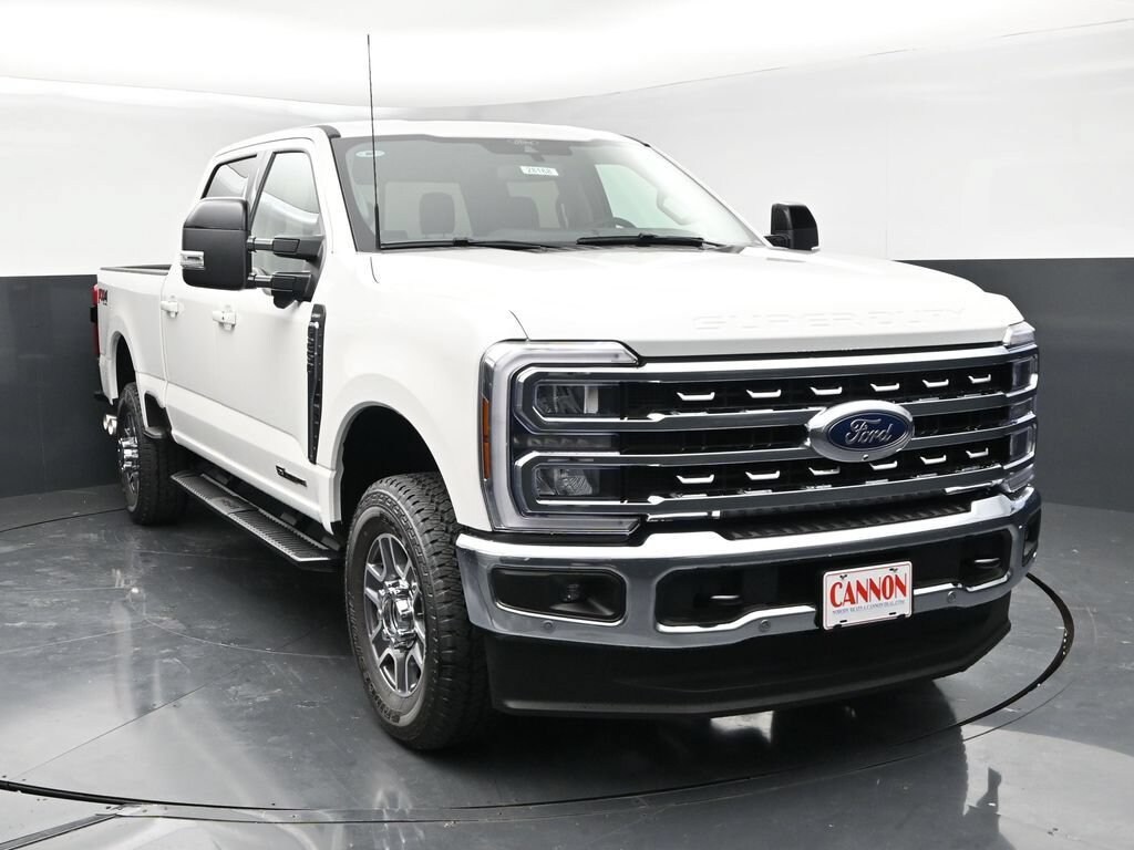 New 2026 Ford F-250SD Lariat Truck Crew Cab