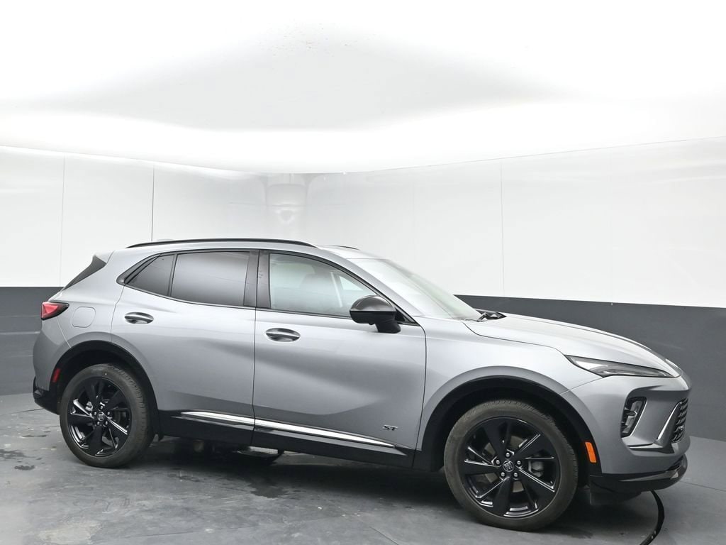 2025 Buick Envision Sport Touring AWD's photo