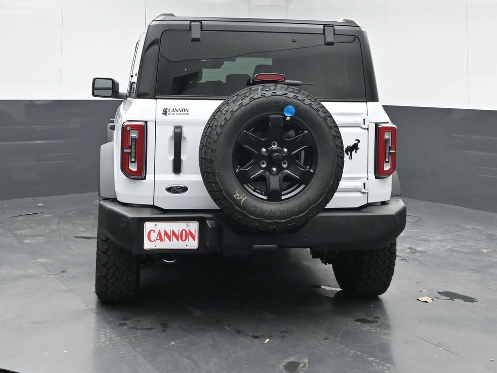 2025 Ford Bronco 4-Door Outer Banks's photo