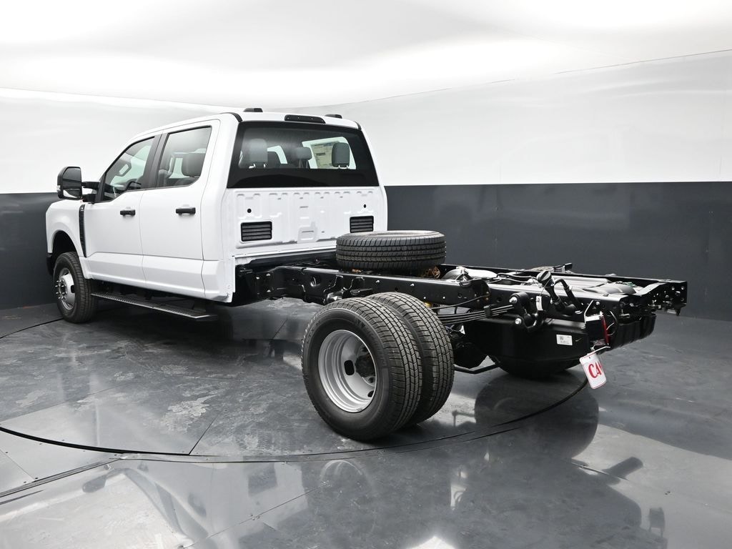 New 2026 Ford F-350SD XL Truck Crew Cab