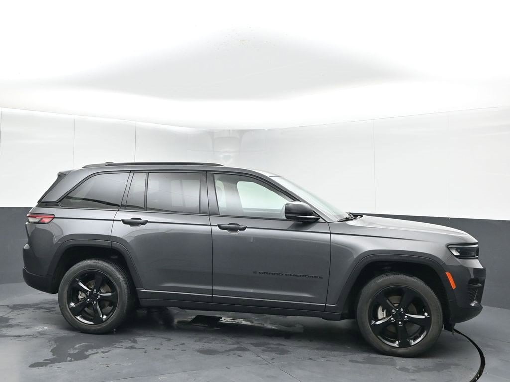 2023 Jeep Grand Cherokee Altitude's photo