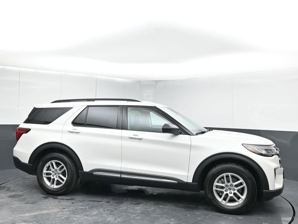 2025 Ford Explorer Active's photo