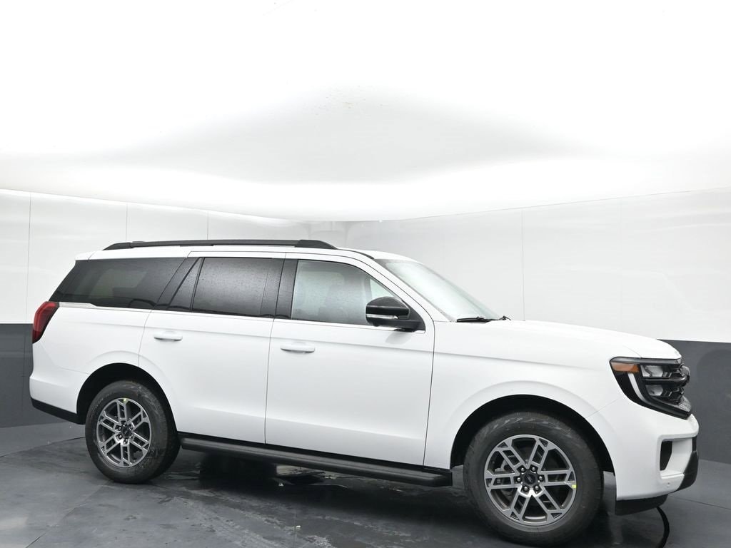 2025 Ford Expedition Active's photo