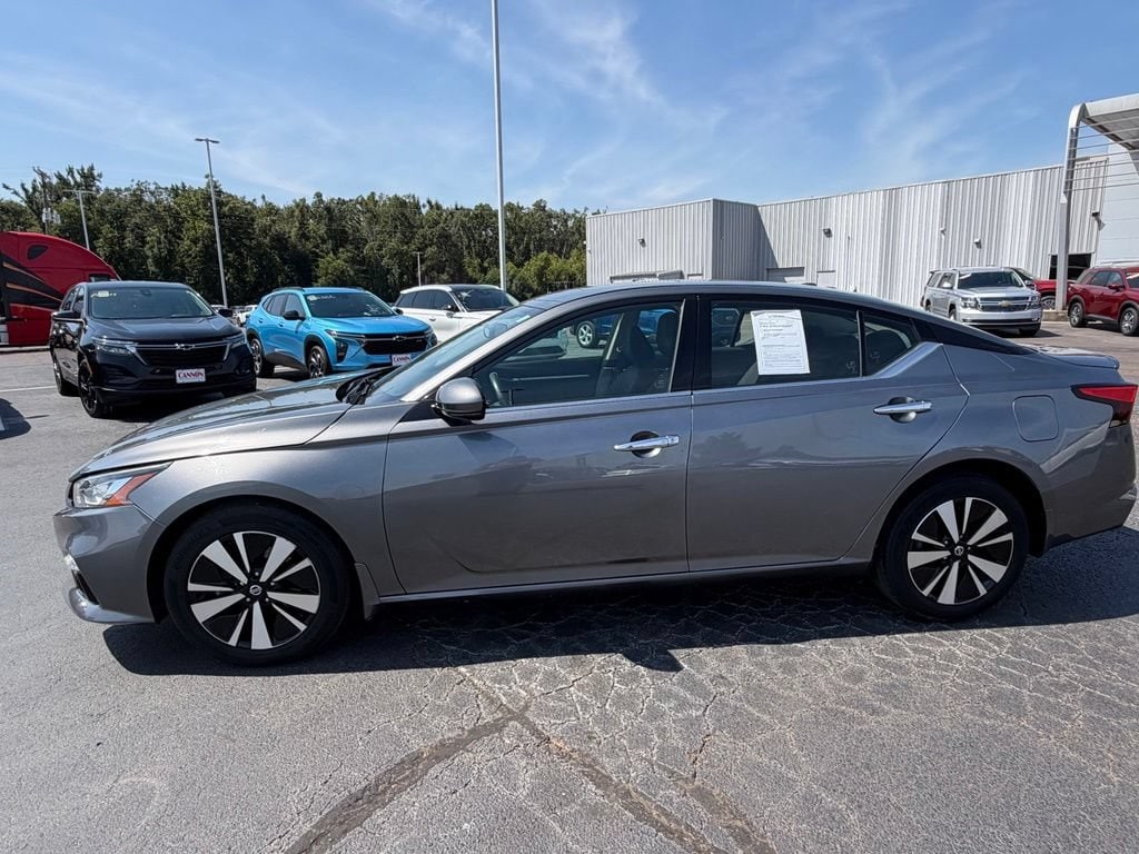 Used 2020 Nissan Altima 2.5 SV Sedan