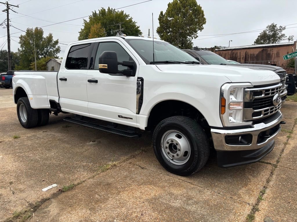 Used 2024 Ford Super Duty F-350 DRW XLT XLT 4WD Crew Cab 8 Box
