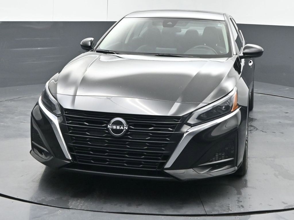 Used 2023 Nissan Altima 2.5 SV Sedan