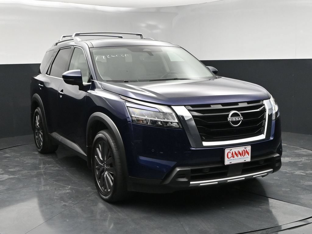 Used 2024 Nissan Pathfinder SL SL 2WD