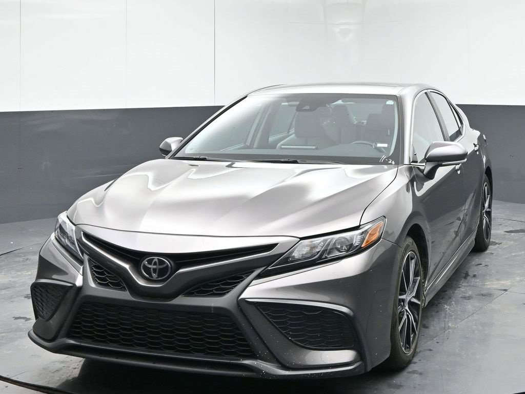 2023 Toyota Camry SE photo 3