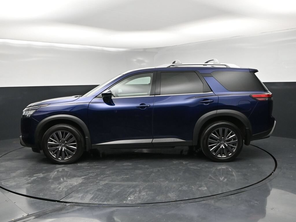 Used 2024 Nissan Pathfinder SL SL 2WD