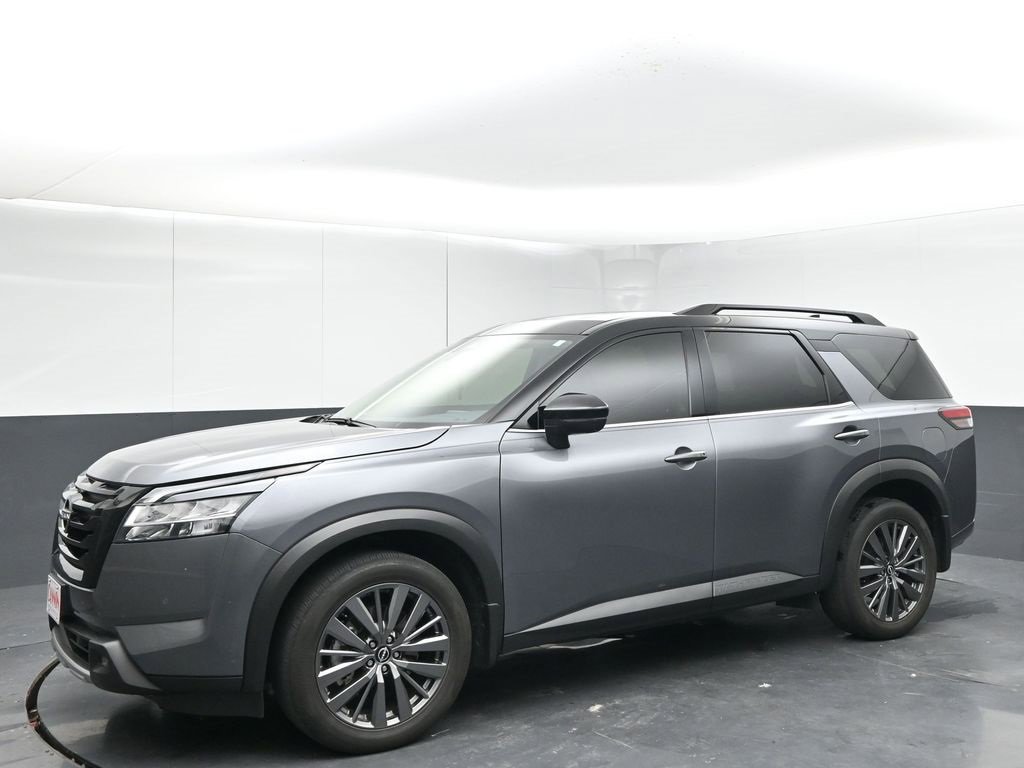 2024 Nissan Pathfinder SL photo 3