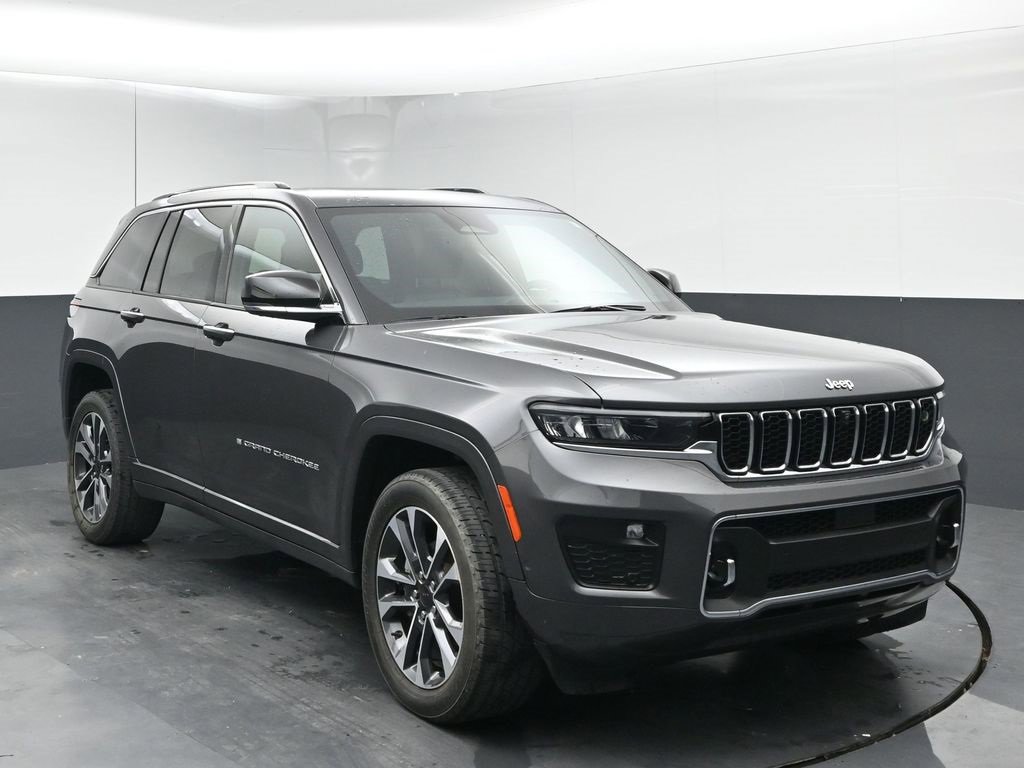 2024 Jeep Grand Cherokee Overland photo 2