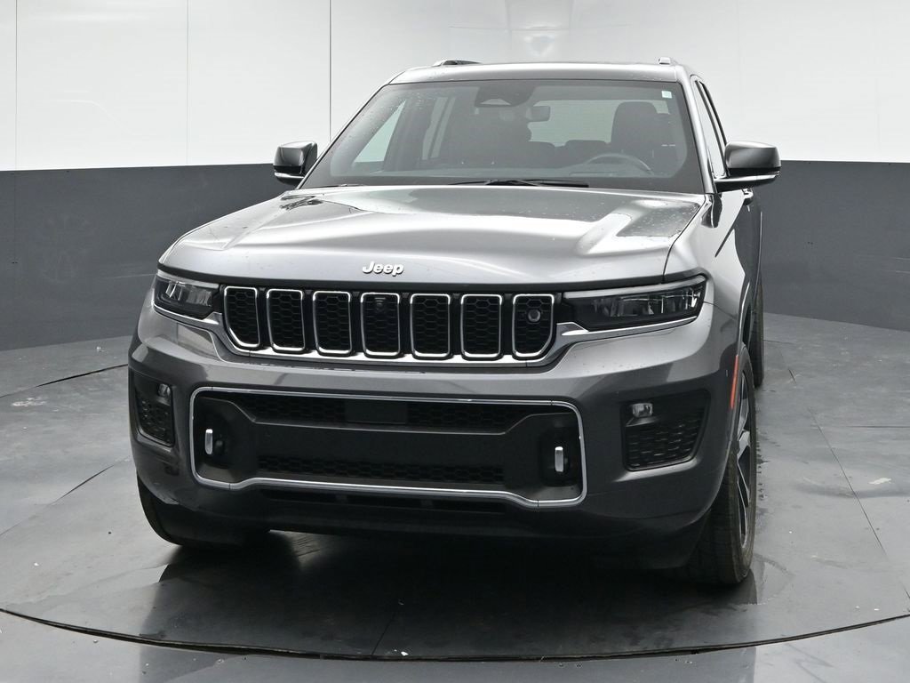 2024 Jeep Grand Cherokee Overland photo 3