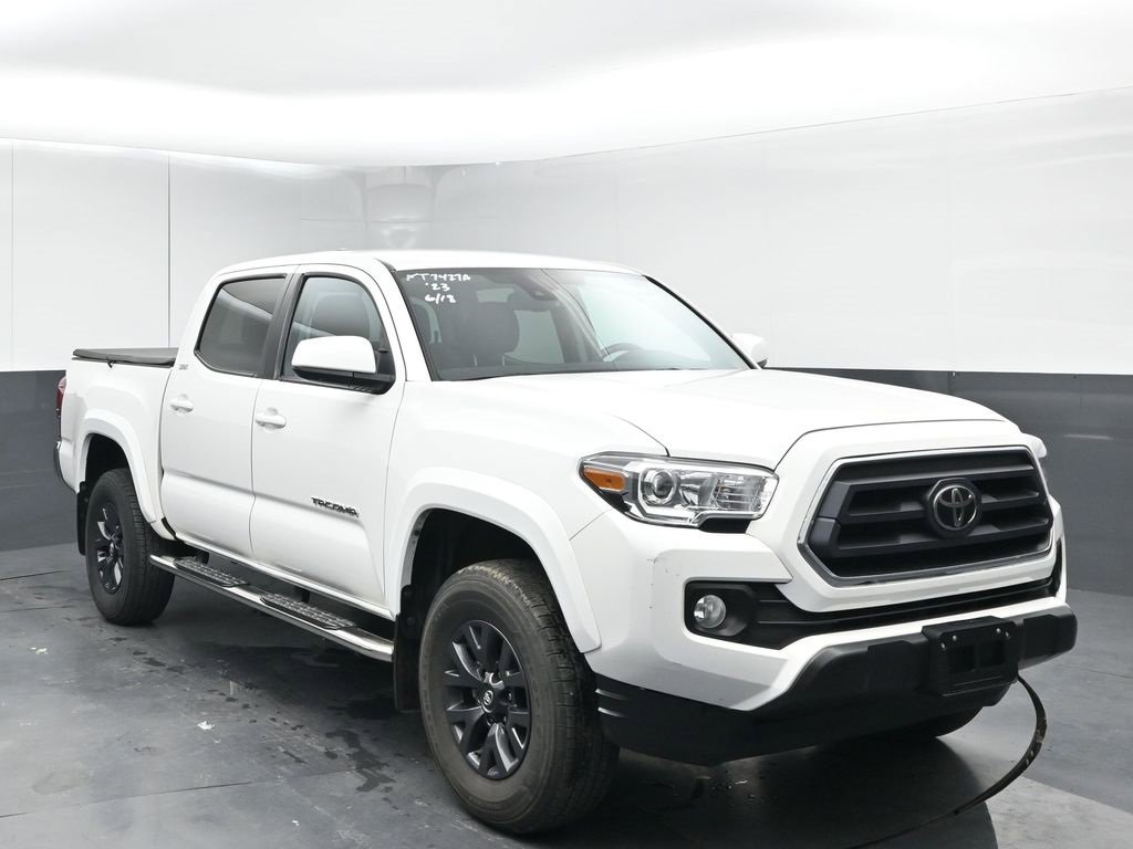 2023 Toyota Tacoma V6 photo 2