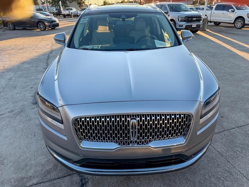 2022 Lincoln Nautilus Reserve photo 3