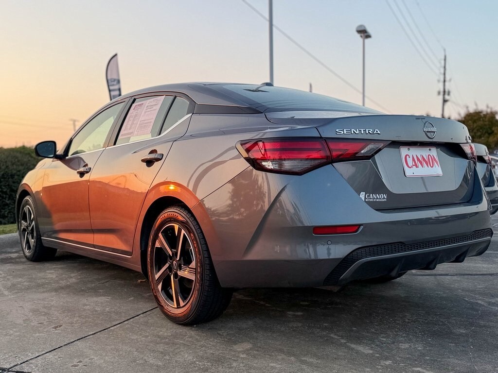 2024 Nissan Sentra SV photo 3