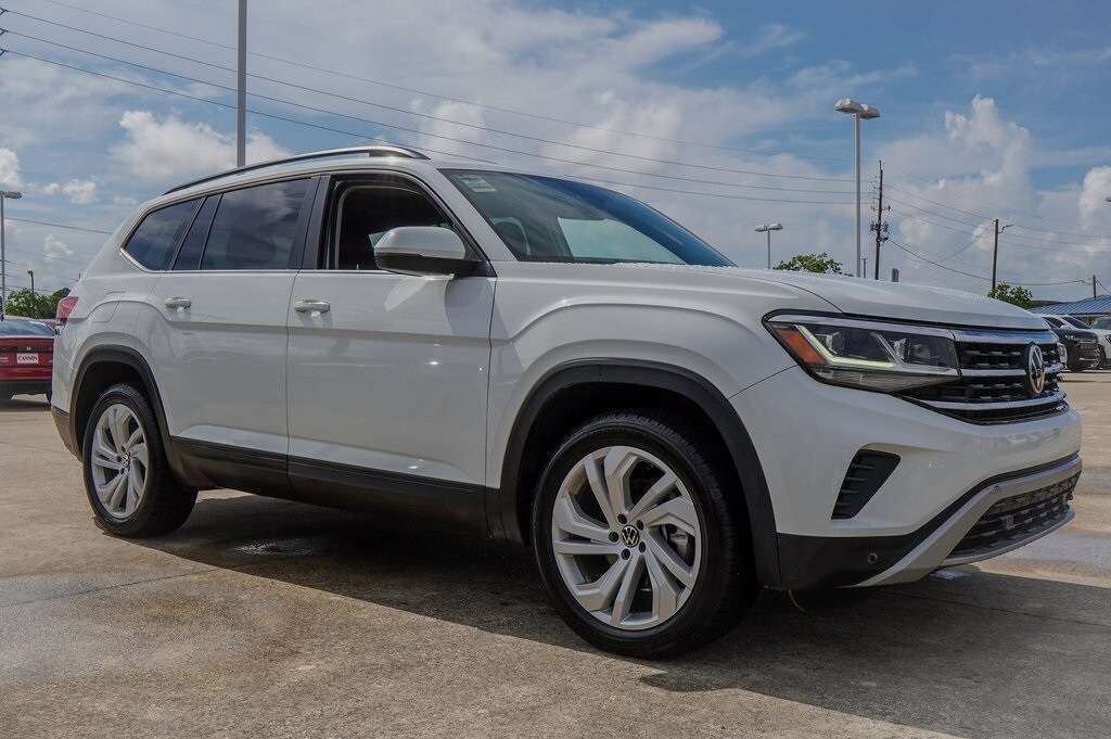 2022 Volkswagen Atlas V6 SE Technology photo 2