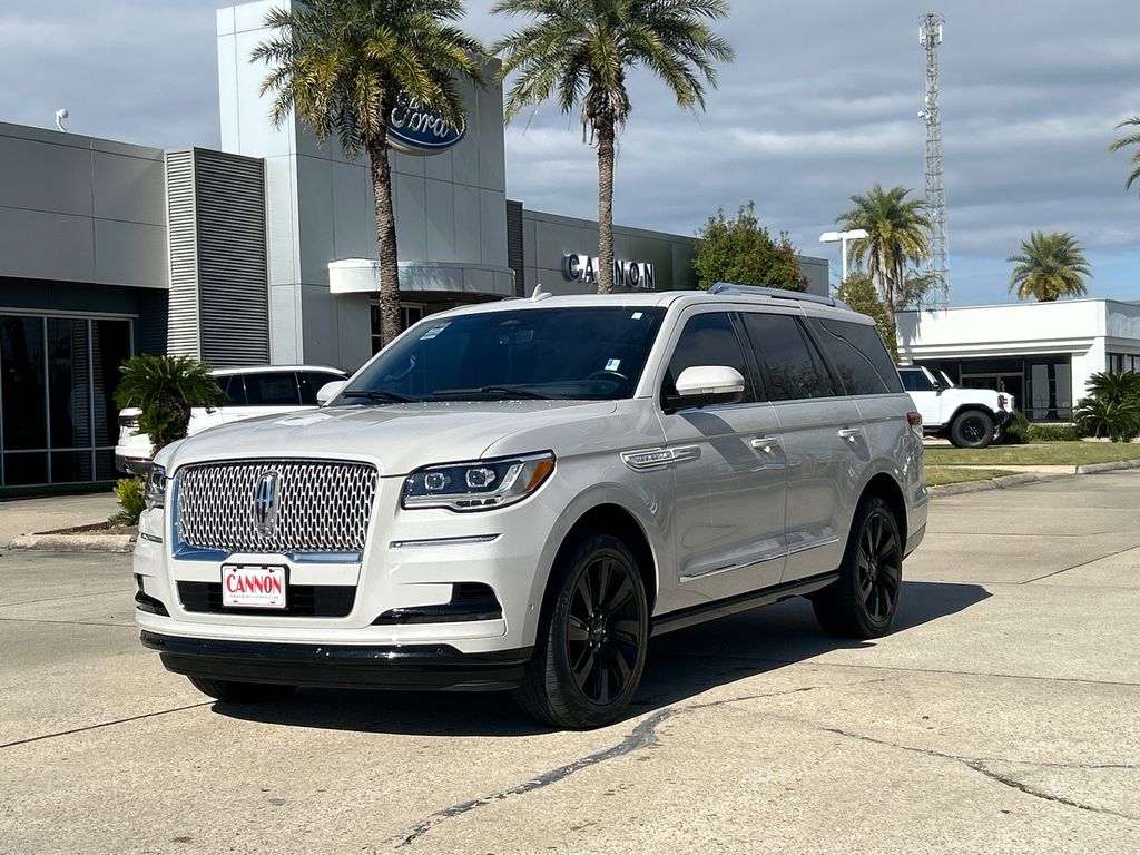 2023 Lincoln Navigator SUV 