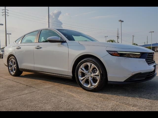 2023 Honda Accord LX photo 3