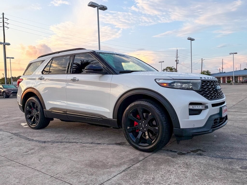 2021 Ford Explorer ST photo 3
