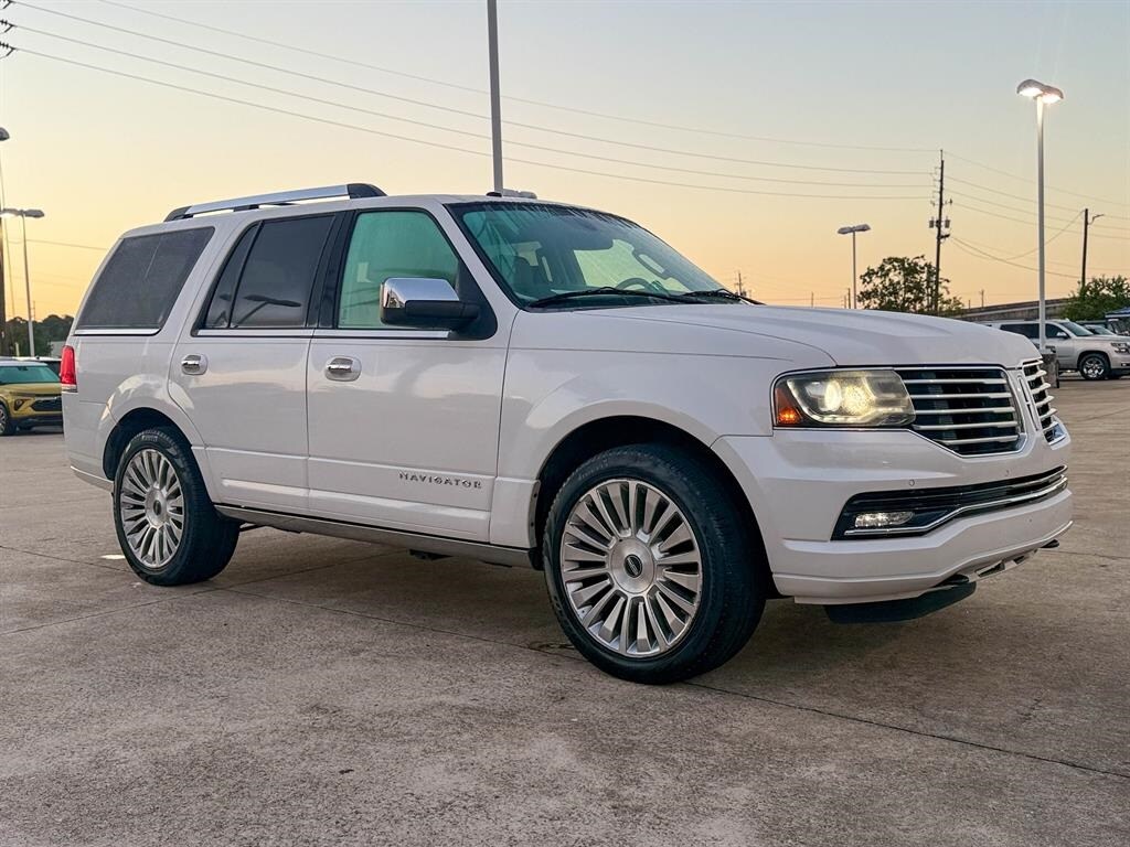 2016 Lincoln Navigator Reserve photo 3