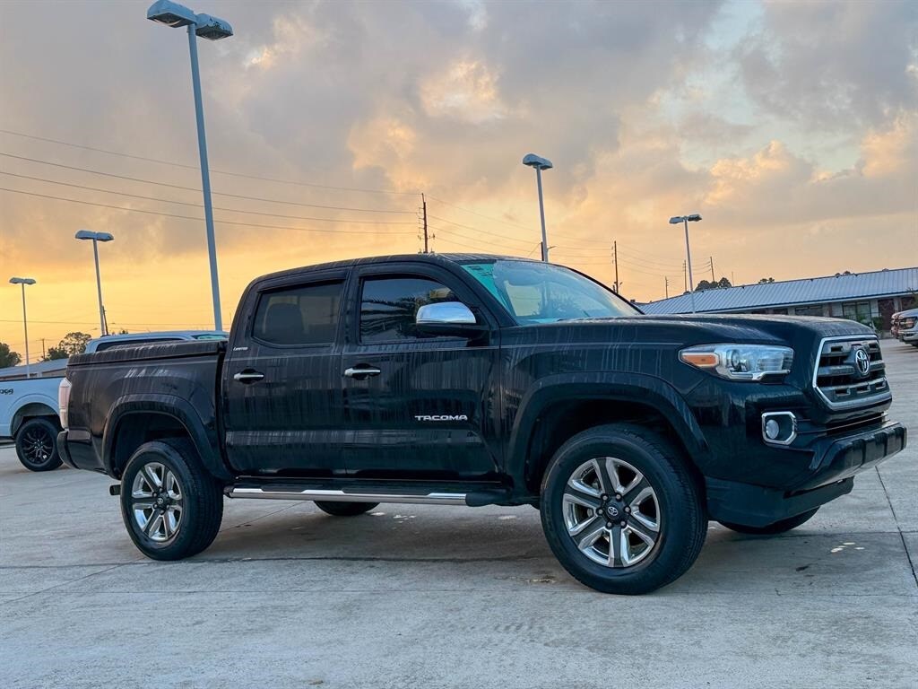 2017 Toyota Tacoma Limited V6 photo 2