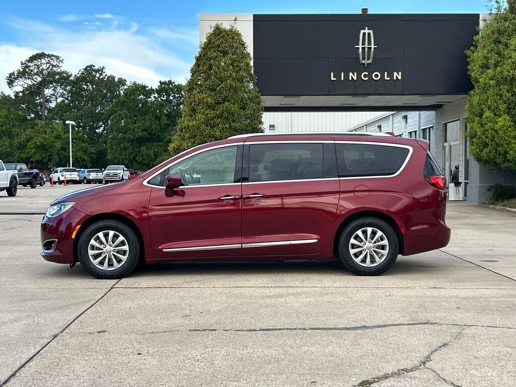 Used 2019 Chrysler Pacifica Touring L Van Passenger Van