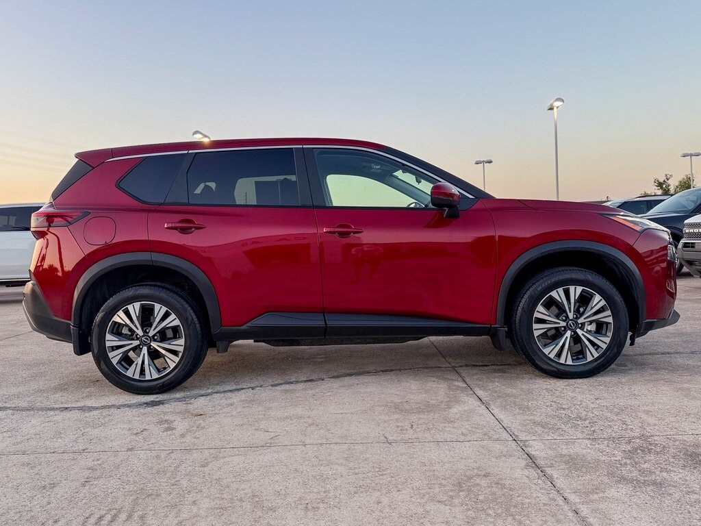 2023 Nissan Rogue SV photo 4
